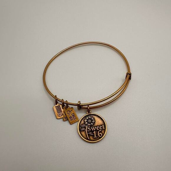 "Sweet 16" bangle gold bracelet from Wind & Fire - Picture 4 of 8